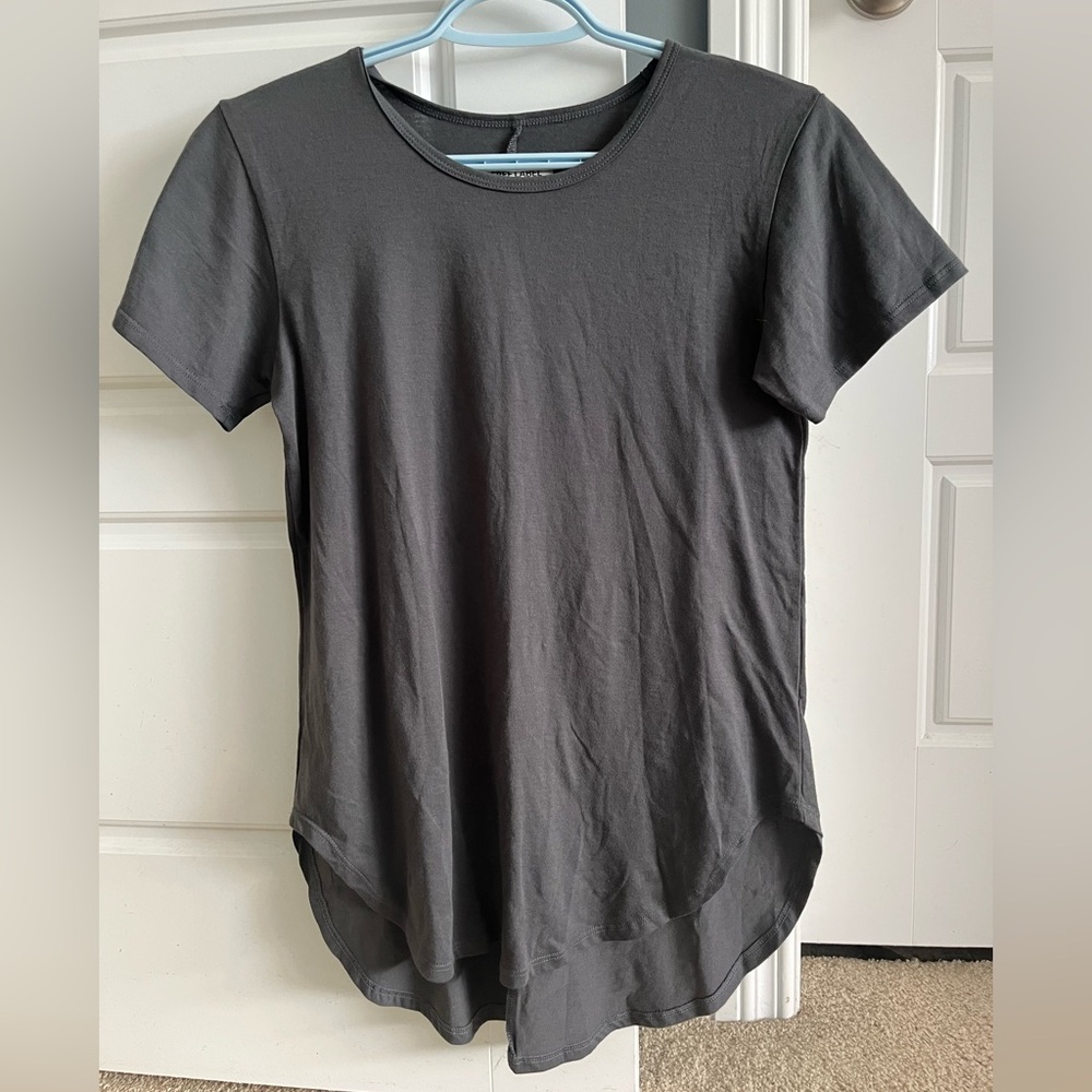 Free Label Jacquie Tee - NWOT Size XS